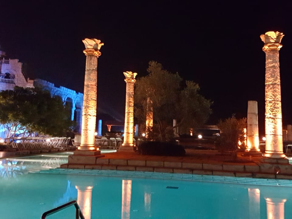 Pool Xanadu Resort Hotel