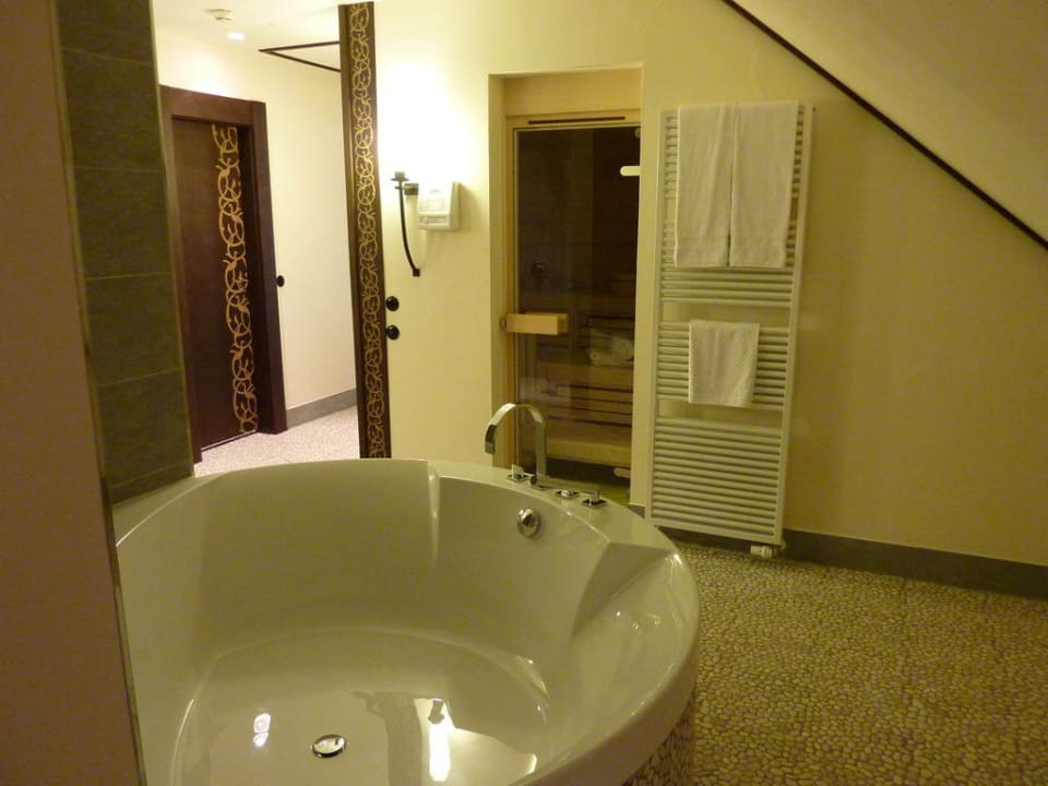 Rundbadewanne Park-Hotel Hagenbeck
