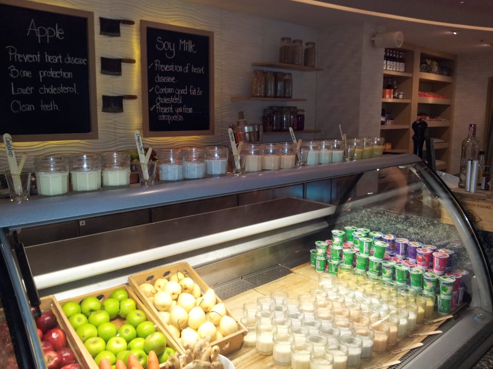 Frühstück Renaissance Phuket Resort & Spa