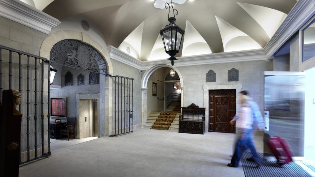 Hall principal Hotel Palacio Guendulain