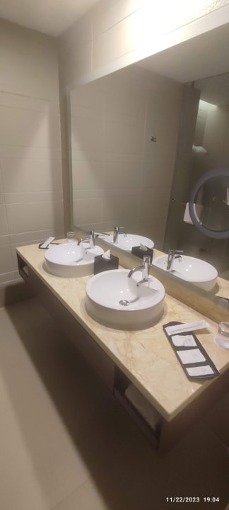 Zimmer Movenpick Hotel & Convention Centre KLIA