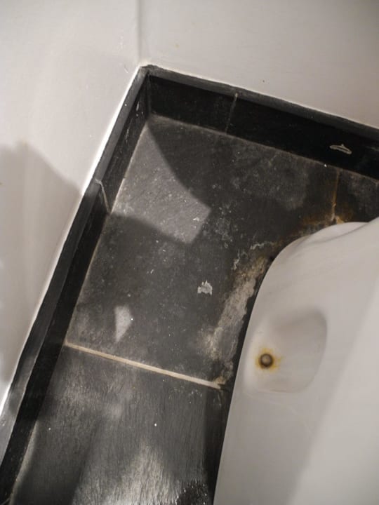 Boden neben der Toilette Hotel Estalagem da Ponta do Sol