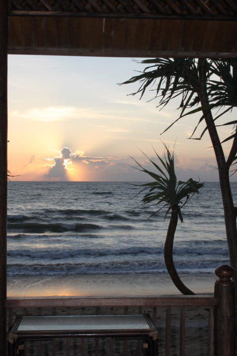 Sonnenuntergang von unserer Veranda aus Hotel Baan Pakgasri Hideaway