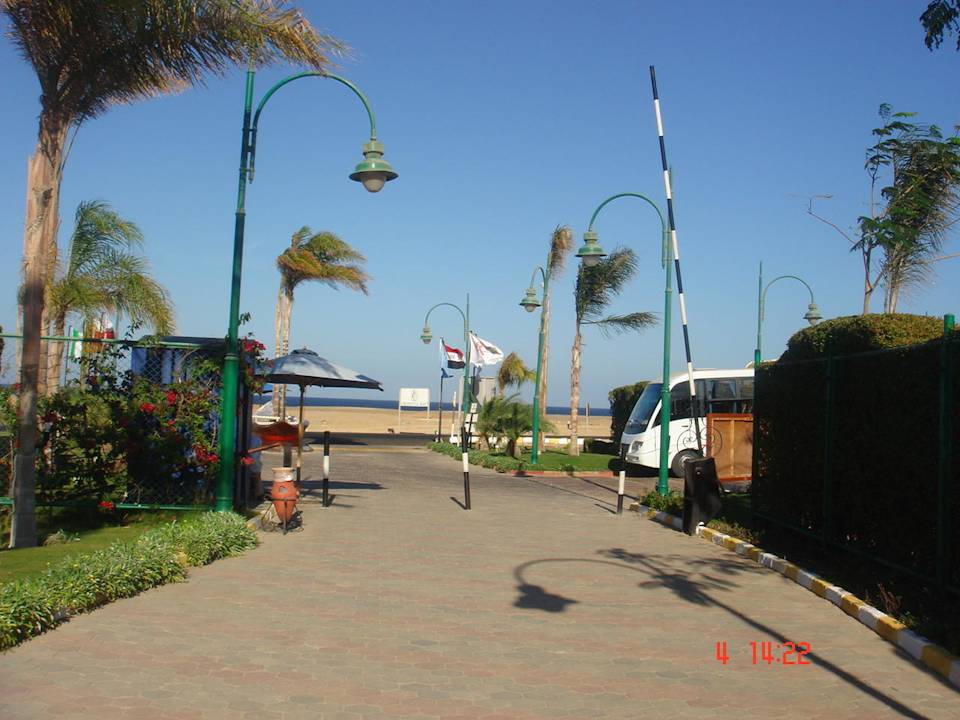 Droga do plazy SUNRISE Cardina Resort