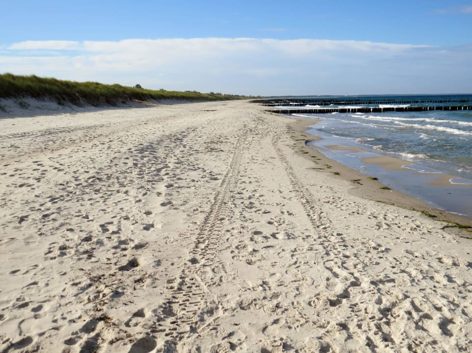 Kilometerlanger Sandstrand Ostseehotel Wustrow
