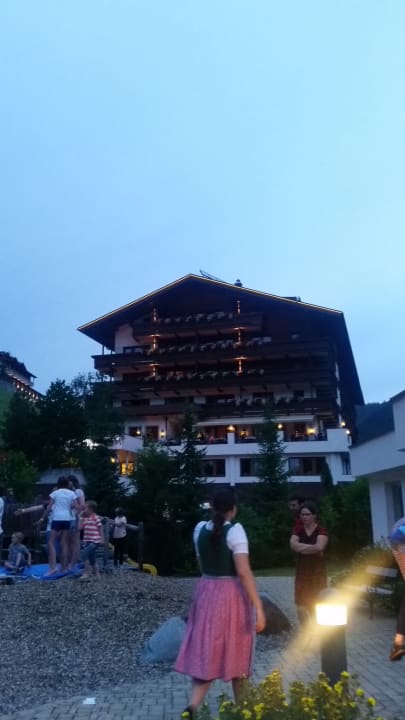 Außenansicht Hotel Alpenhof