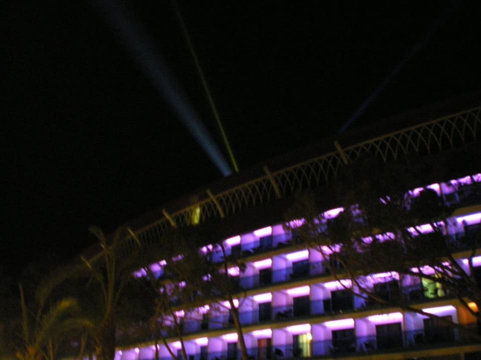 Bei Nacht Granada Luxury Okurcalar