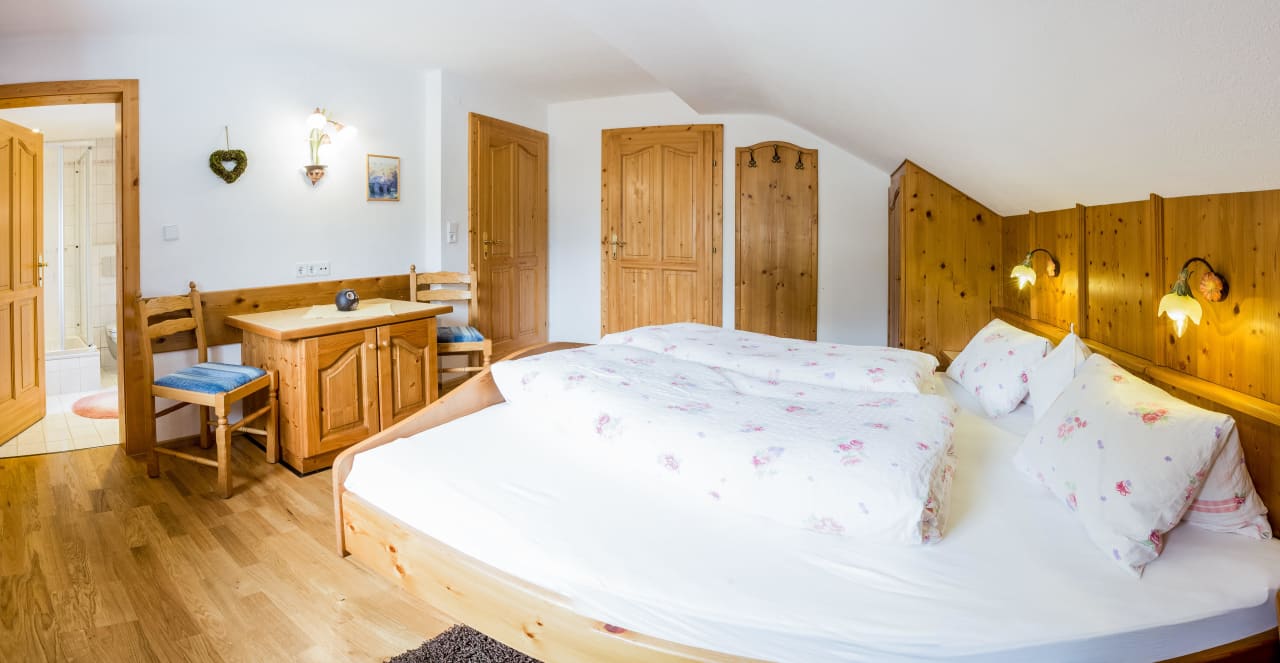 Ferienwohnung Gehrenspitze Landhaus Gemsenblick