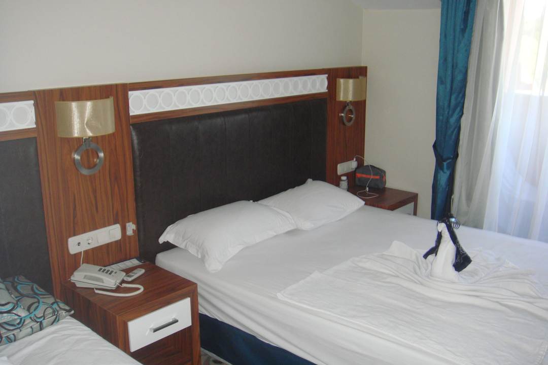 Unser 140 m Bett Club Side Coast