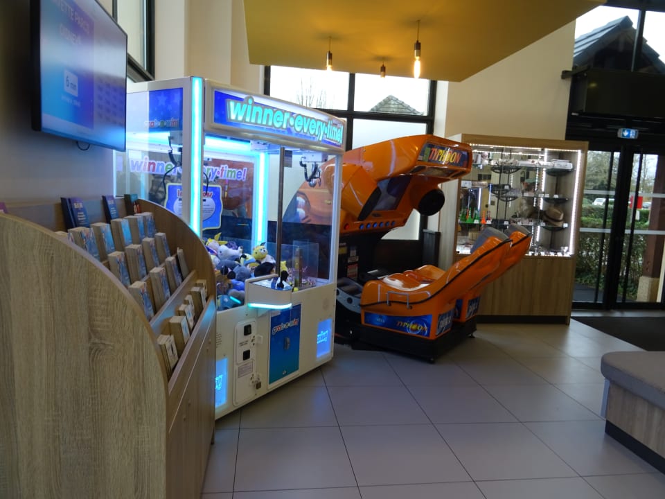 Lobby Campanile Val de France