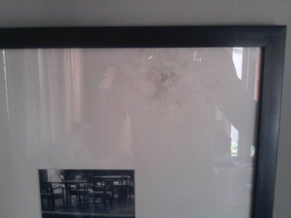 Dreckiges Bild im Innenbereich Hotel AKA Resort Hua Hin