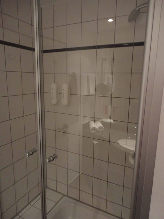 Dusche H+ Hotel Hannover