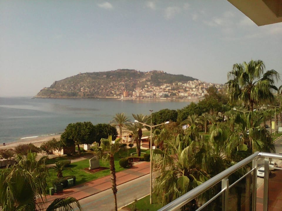 Burgberg im Dunst Eftalia Downtown Hotel