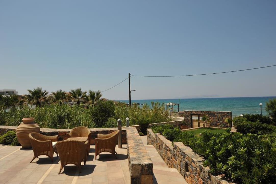 Der Weg zum Strand The Island Hotel