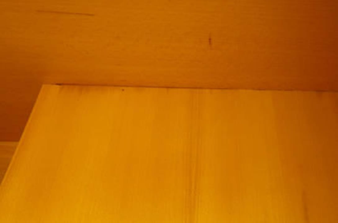 Kasten stinkig/unhygenisch Asterias Beach