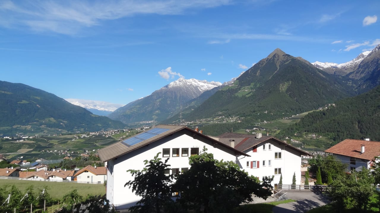 Ausblick Oliven- & Genusshotel Hirzer