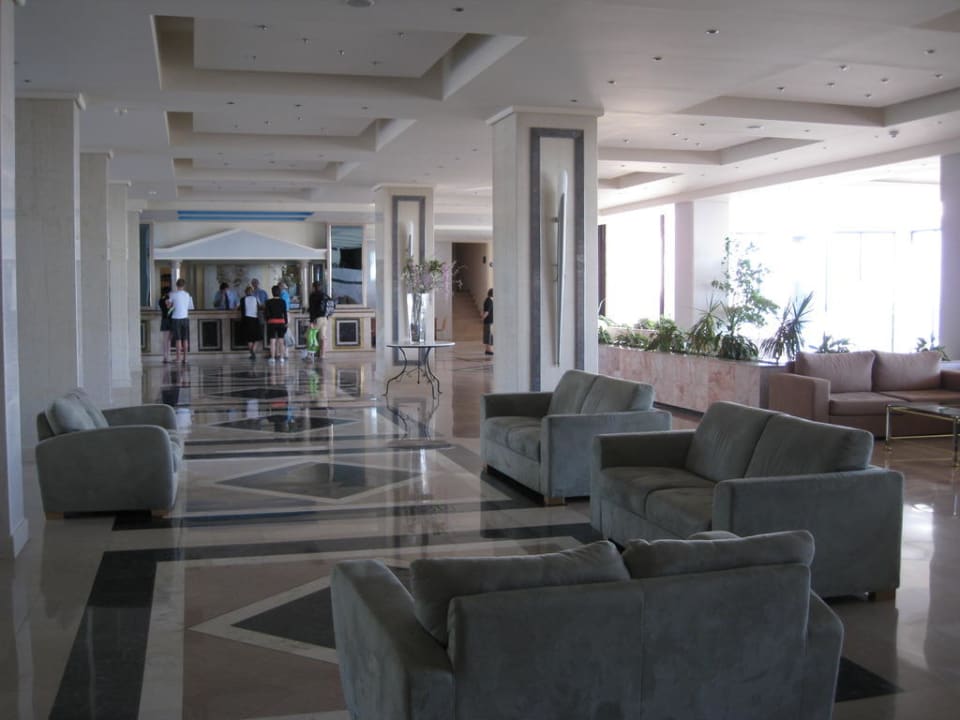 Lobby & Eingang Kresten Palace Hotel