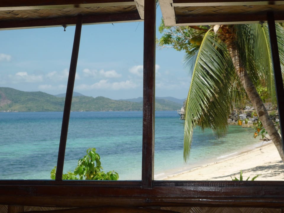 Ausblick von Strandbungalow Sangat Island Dive Resort