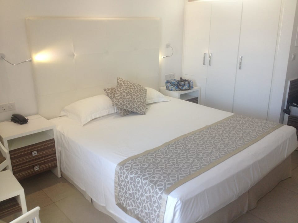 1 Asterias Beach