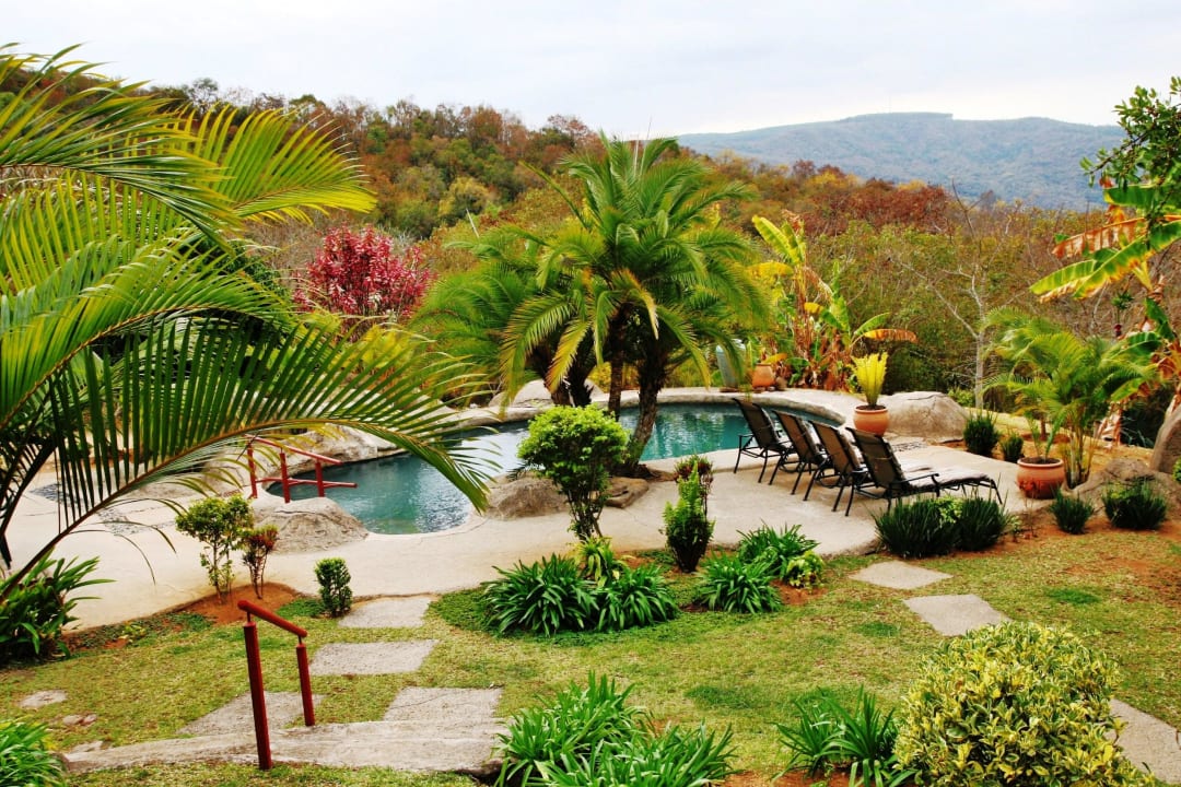 Garten mit Pool Gästehaus Kopatsch