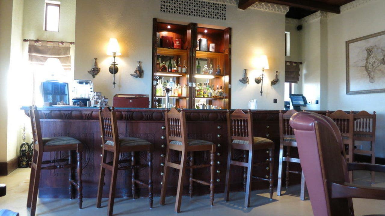 Bar Al Maha, A Luxury Collection Desert Resort & Spa