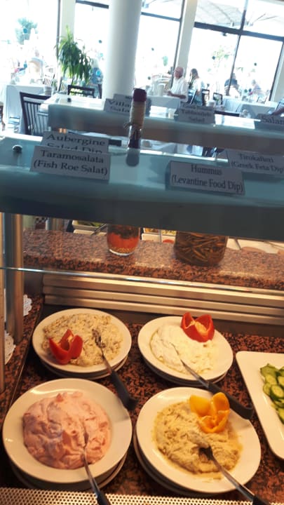 Zum Frühstück, herrlich Constantinou Bros Athena Beach Hotel