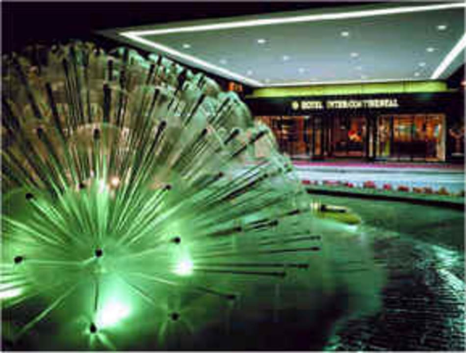 die eingangsbereich bei nacht Hotel The Westin Leipzig