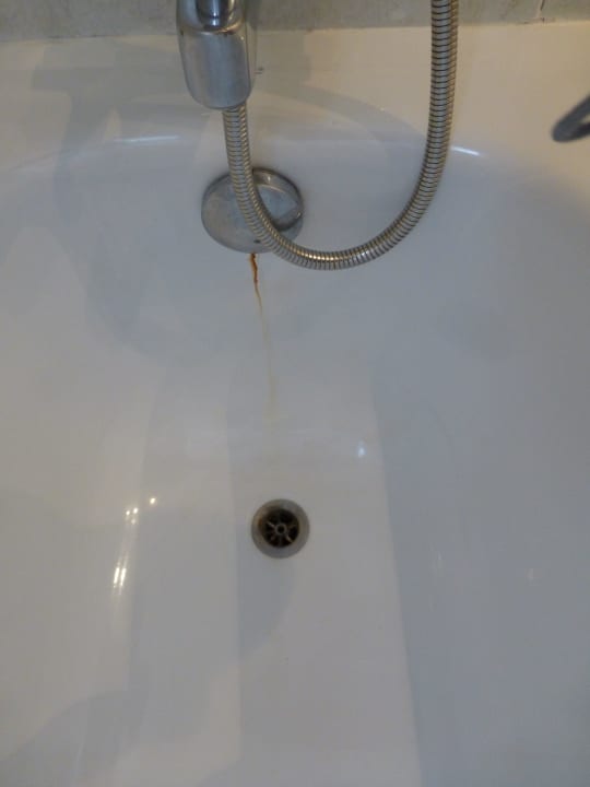 App. 2112: Rostflecken in der Badewanne allsun App.-Hotel Esquinzo Beach