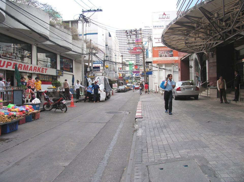 Amari Boulevard Hoteleingang NH Bangkok Sukhumvit Boulevard