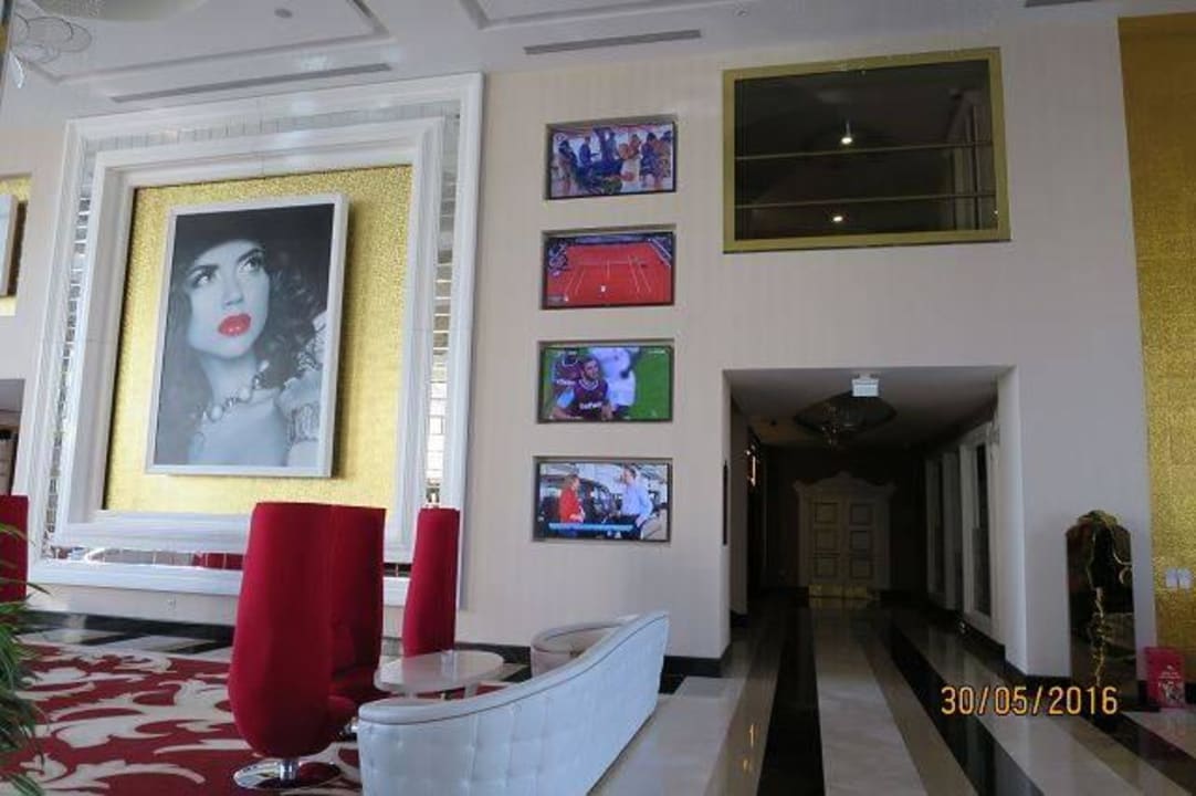 Eingangsbereich Azura Deluxe Resort & Spa Hotel