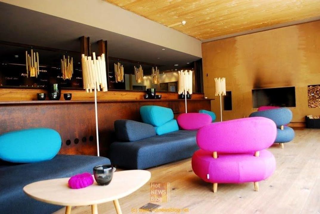 Gemütliche Bar Holzhotel Forsthofalm