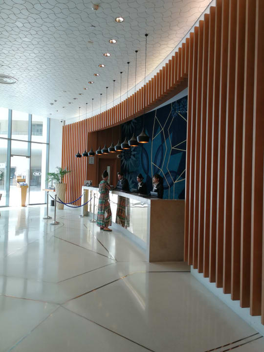 Lobby Crowne Plaza Hotel Yas Island