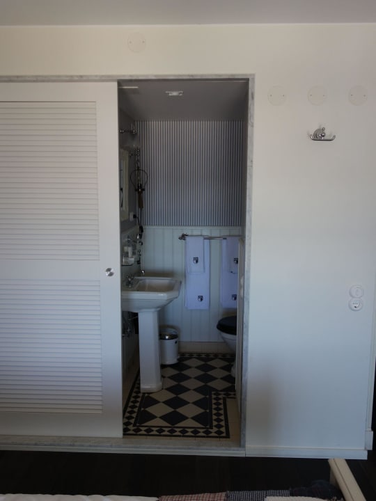 Separat: Waschbecken/Toilette Seehotel Ystad Saltsjöbaden