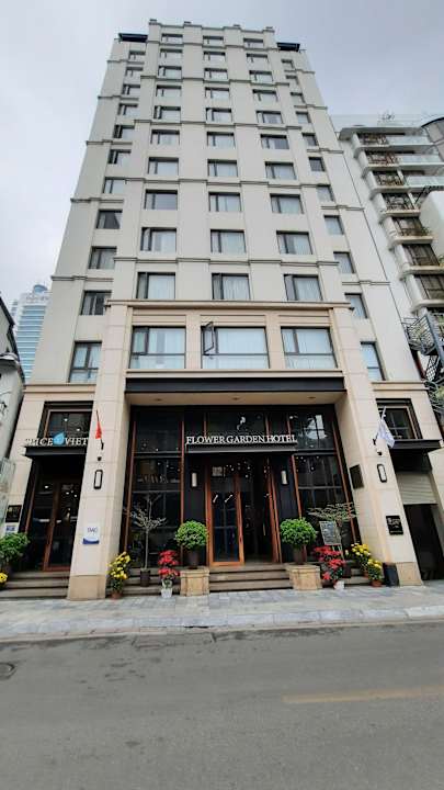 Außenansicht Hotel Flower Garden