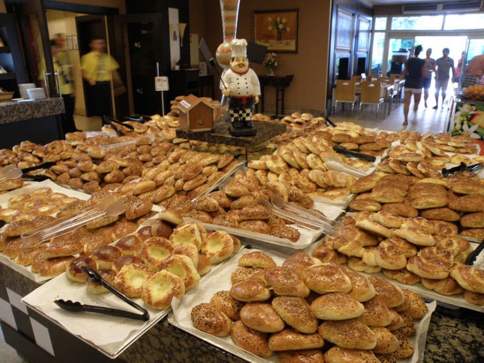 Wspaniały bufet Crystal Admiral Aqua Collection