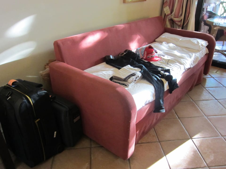 Schlafcouch - alt und schmutzig H10 Costa Adeje Palace