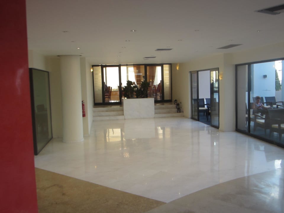 A la Carte Restaurant Grand Hotel Holiday Resort