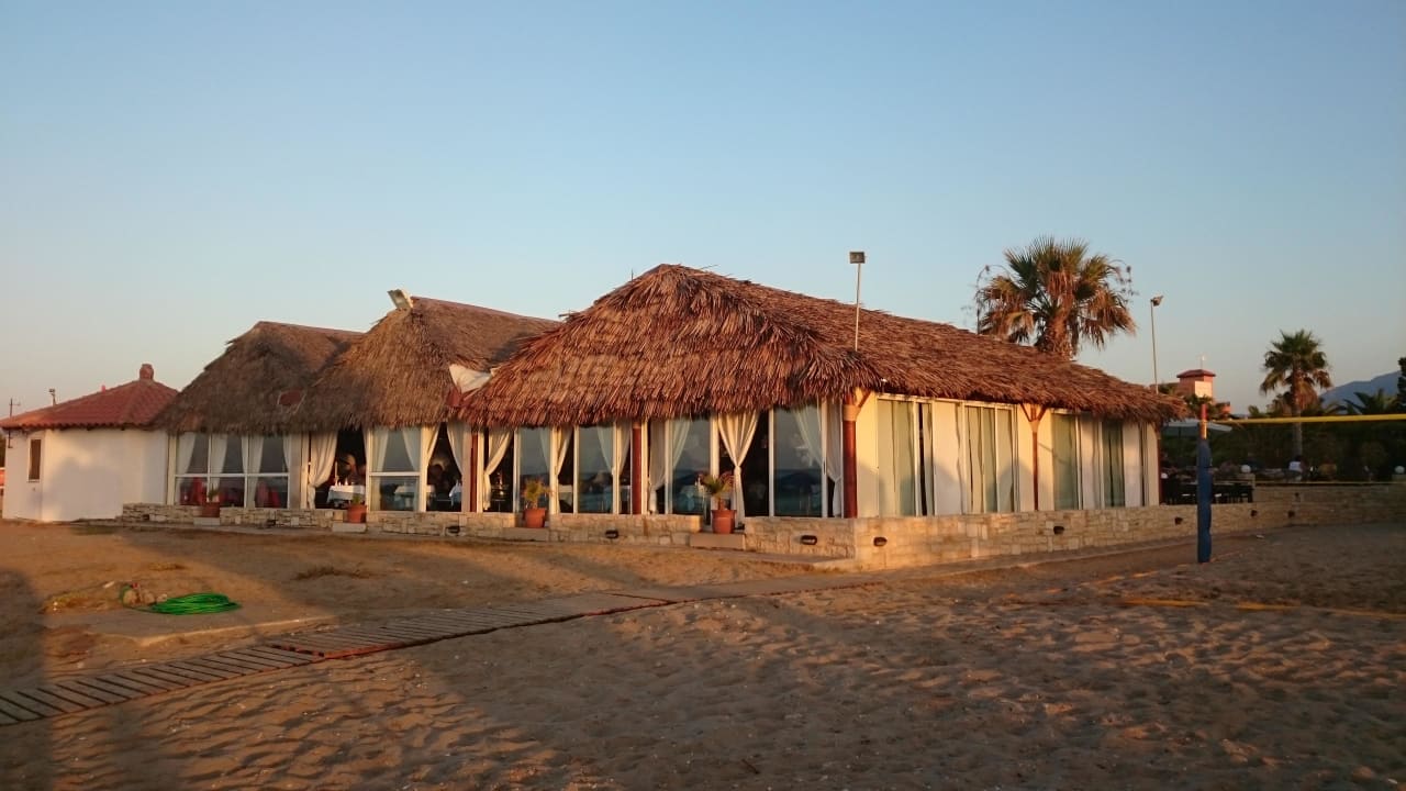 Restaurant HARPIN Happy Days Beach Hotel