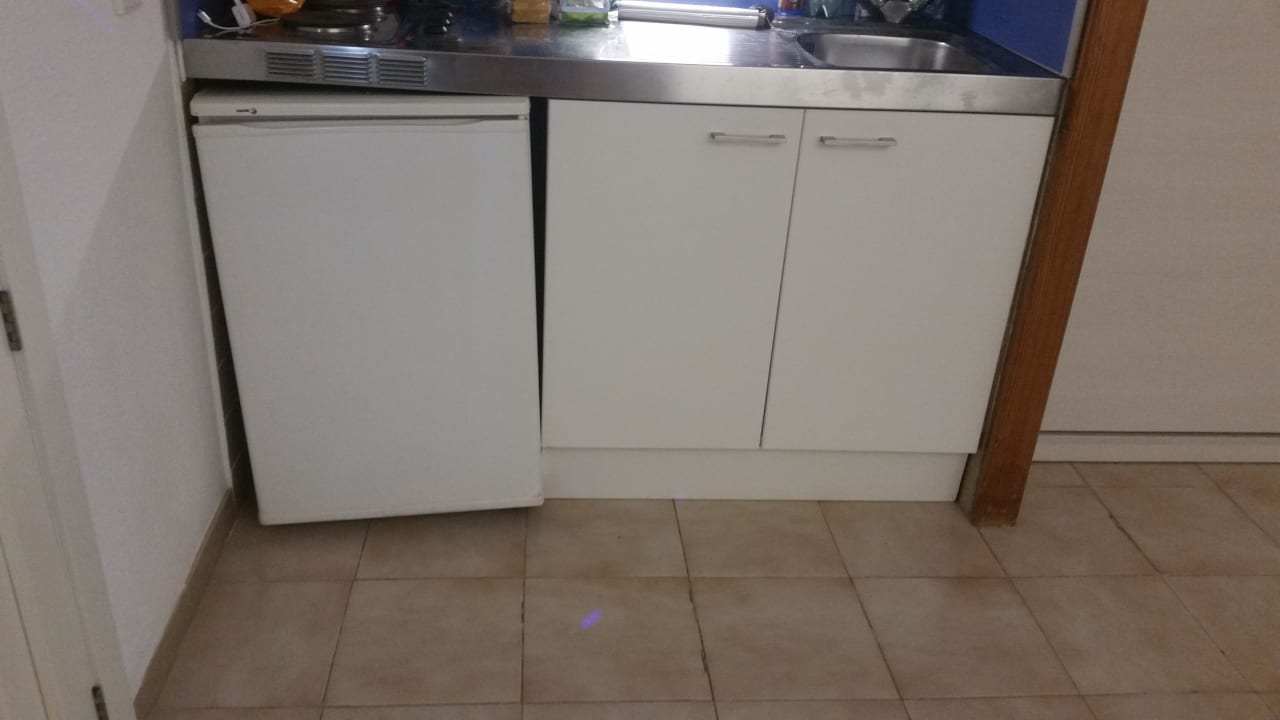 Der Kühlschrank war sehr professionell eingebaut Globales Bouganvilla