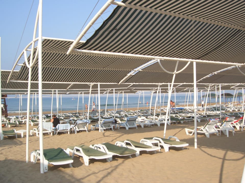 Der Strandbereich vom KBR Sunis Kumköy Beach Resort Hotel & Spa