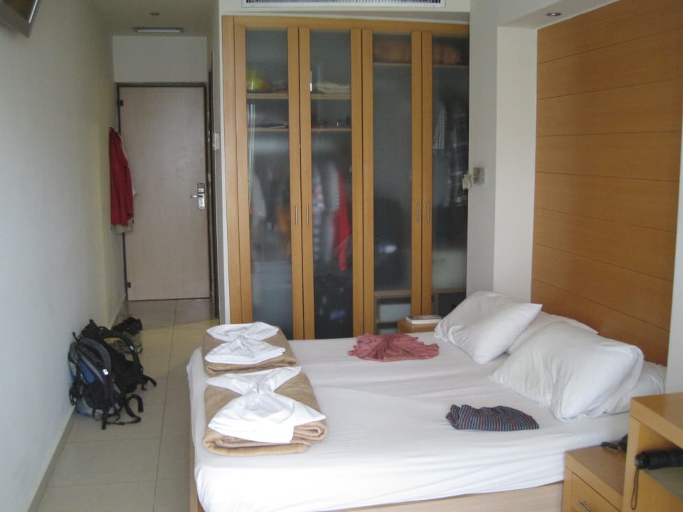 Doppelzimmer - Blick zum Eingang Hotel Corissia Princess