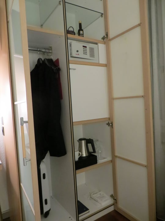 Schrak und Minibar Hotel Krone Unterstrass