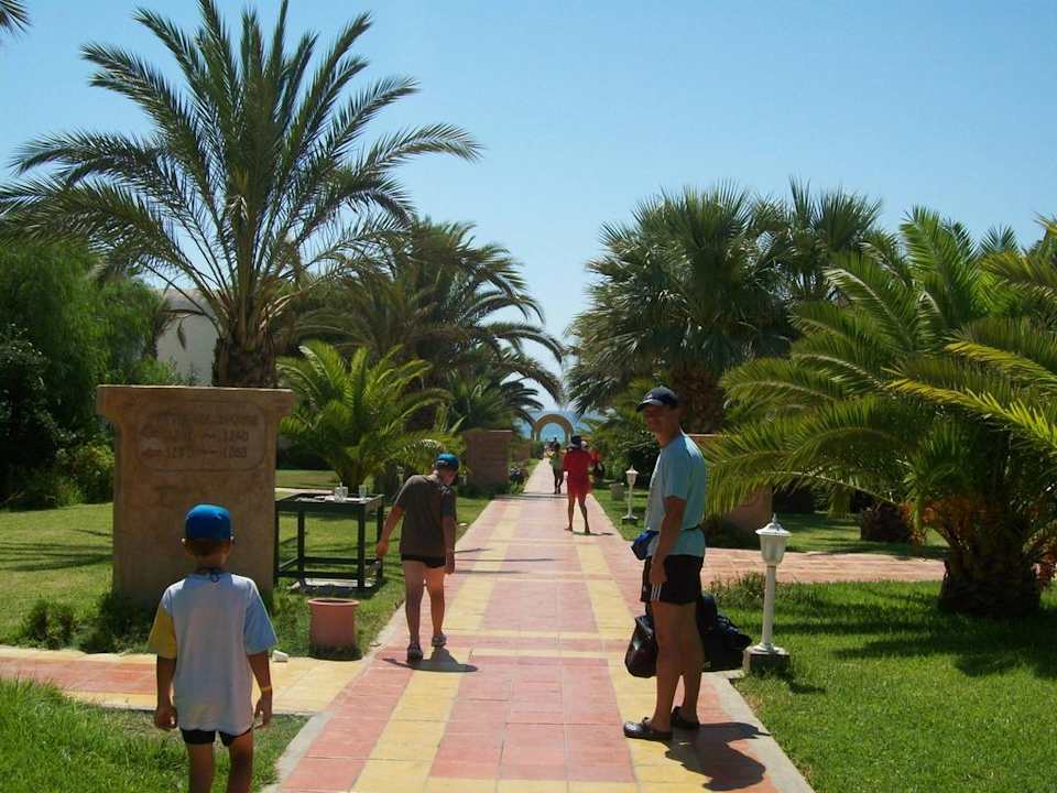 Weg zum Strand Dar Khayam