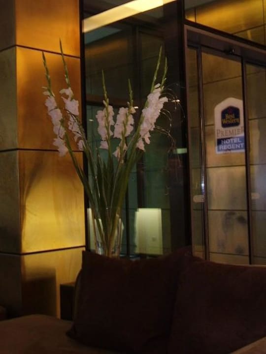 Blumen in der Lobby AMERON Köln Hotel Regent