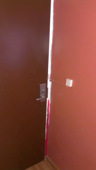 Lieblos gestaltete und halbfertige Wände Hotel Albert