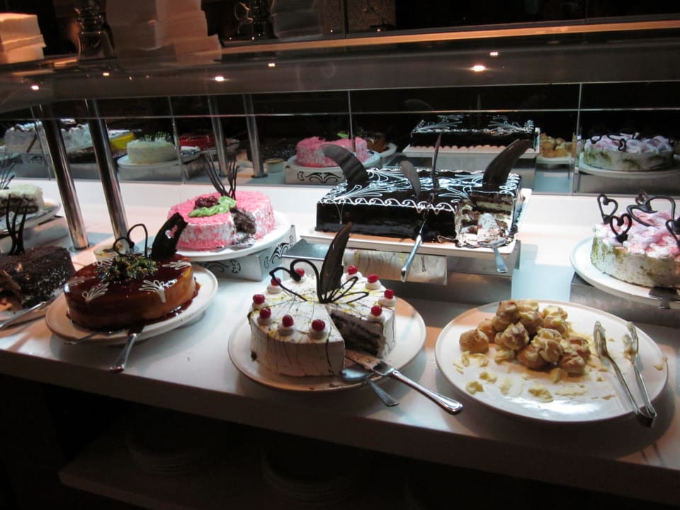 Jeden Abend Torten lecker Royal Holiday Palace