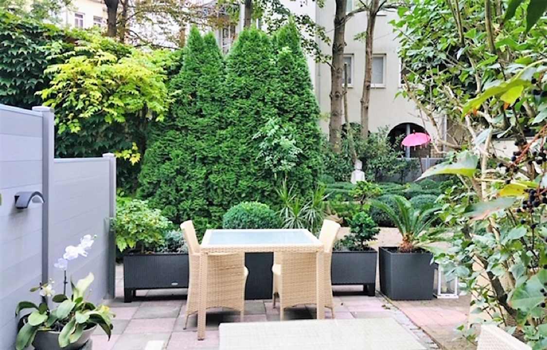 Gartenanlage Altstadthaus Buddha