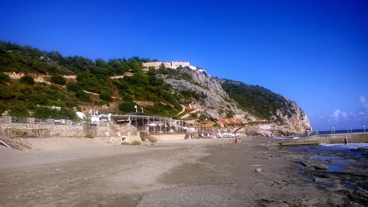 2-3 Hotels daneben Quattro Beach Spa & Resort