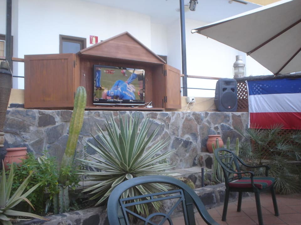 WM 2010 an der Bar am Pool Maritim Playa