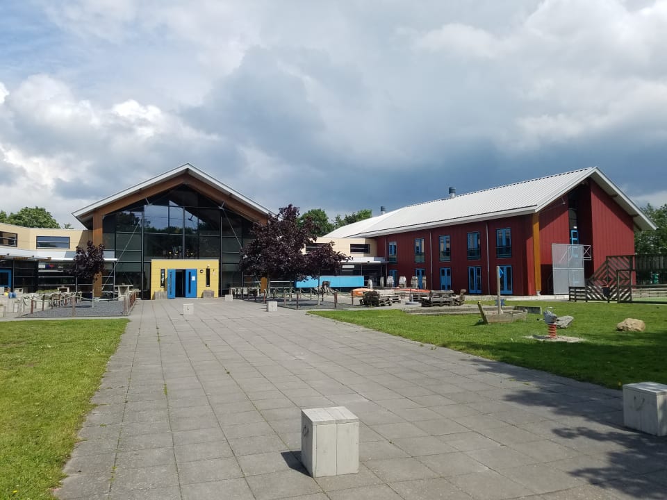 Außenansicht Hotel Stayokay Texel